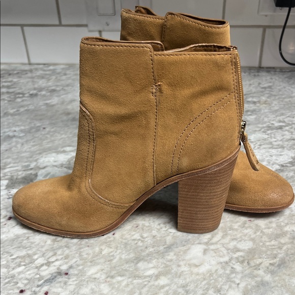 Tory Burch Women’s SabeCamel Suede Heeled Boots 9.0 - Picture 7 of 9
